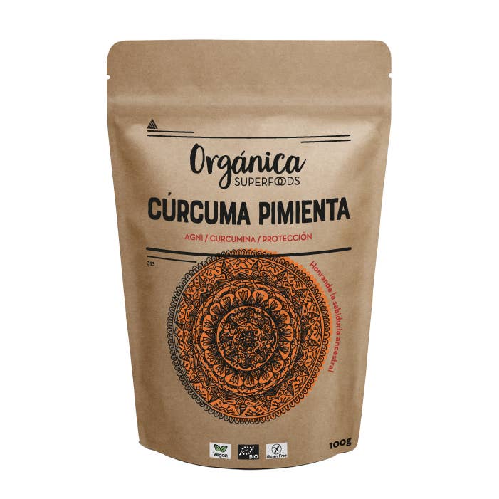Cúrcuma biológica e pimenta preta em pó